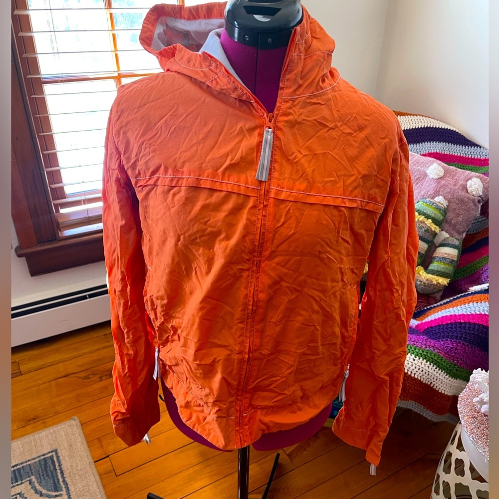 Loft windbreaker
